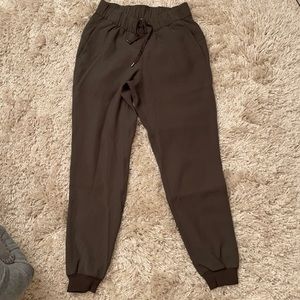 Lululemon on the fly joggers (woven)